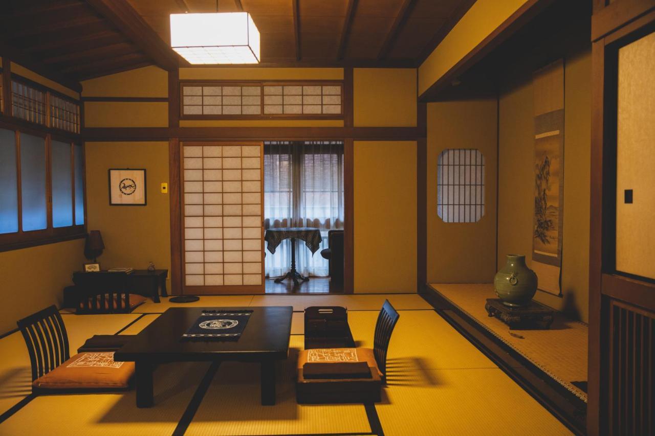 Arima Onsen Tocen Goshobo Kobe Exterior foto A traditional Japanese room