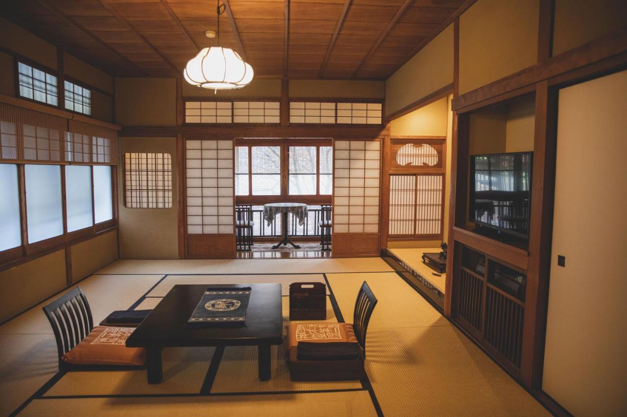 Arima Onsen Tocen Goshobo Kobe Exterior foto A traditional Japanese room