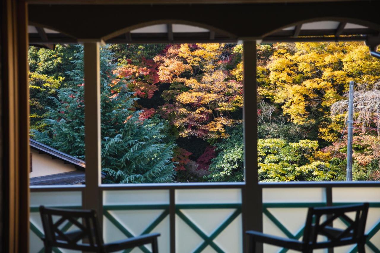 Arima Onsen Tocen Goshobo Kobe Exterior foto Autumn colours at the hotel