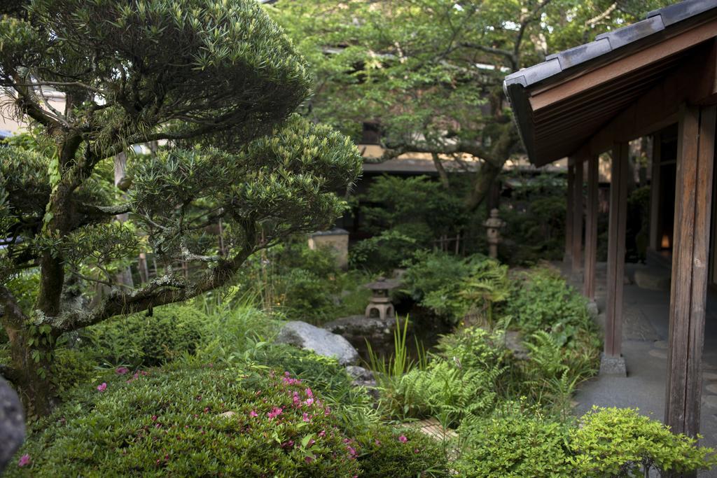Arima Onsen Tocen Goshobo Kobe Exterior foto The garden of the house